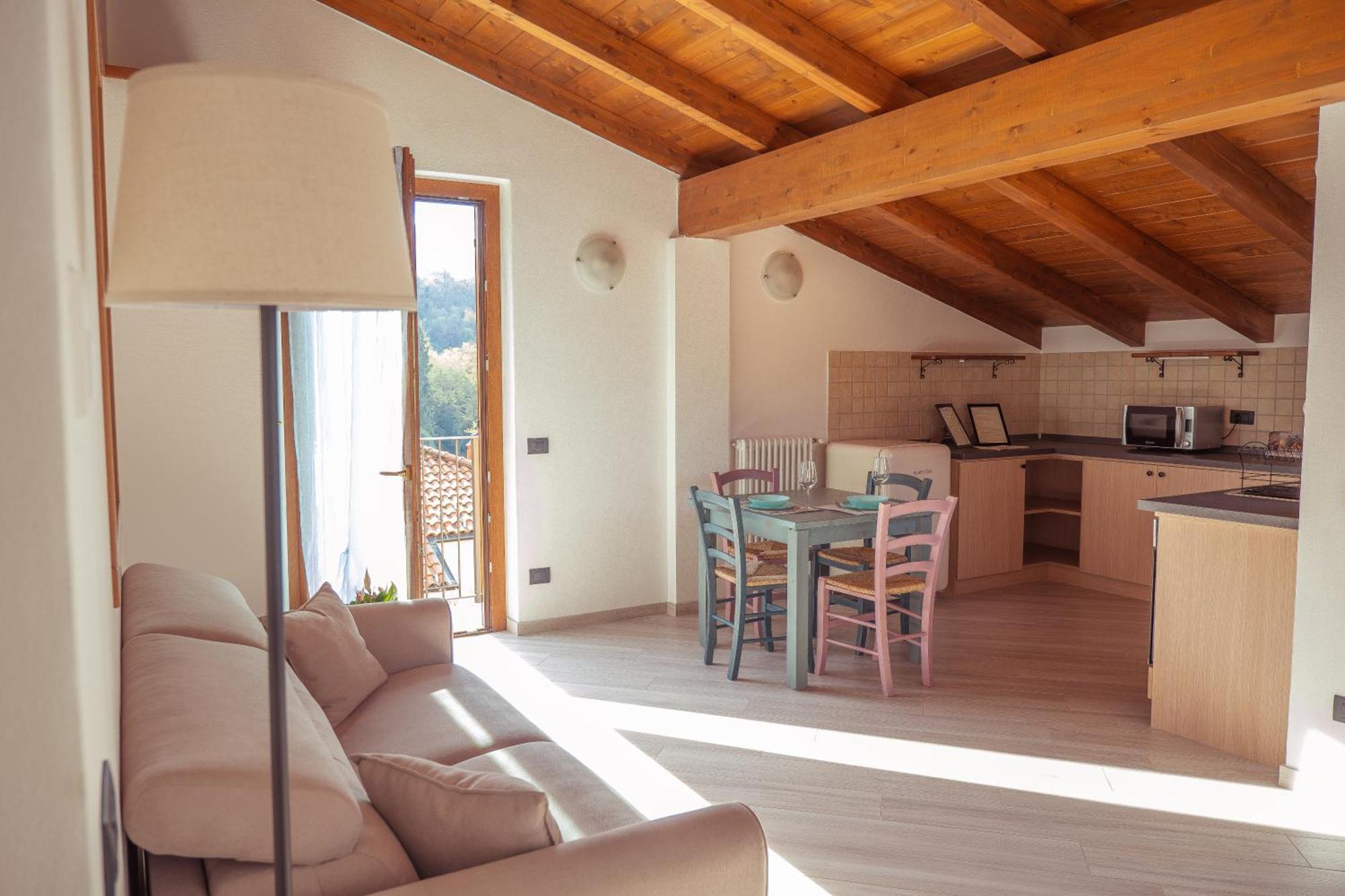 Larius Apartment - Como Lake View Mandello del Lario Zewnętrze zdjęcie
